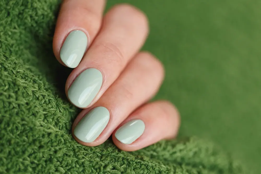 Iced Matcha Nails: цвет лета на ногтях